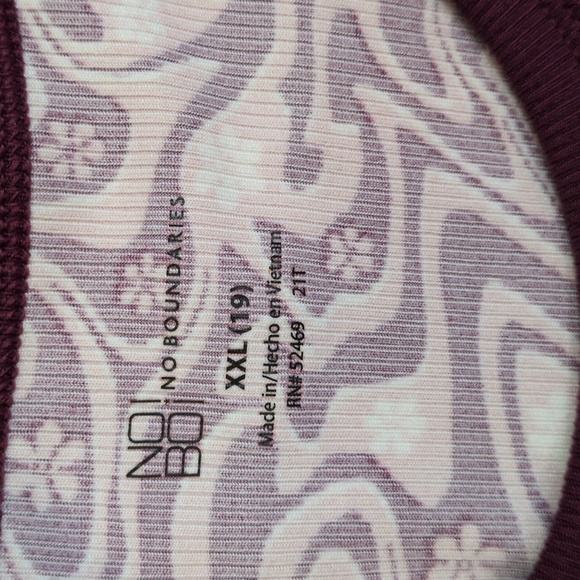 No Boundaries Juniors Retro Look Hippie Tee Shirt, Flower Power! - Picture 9 of 13